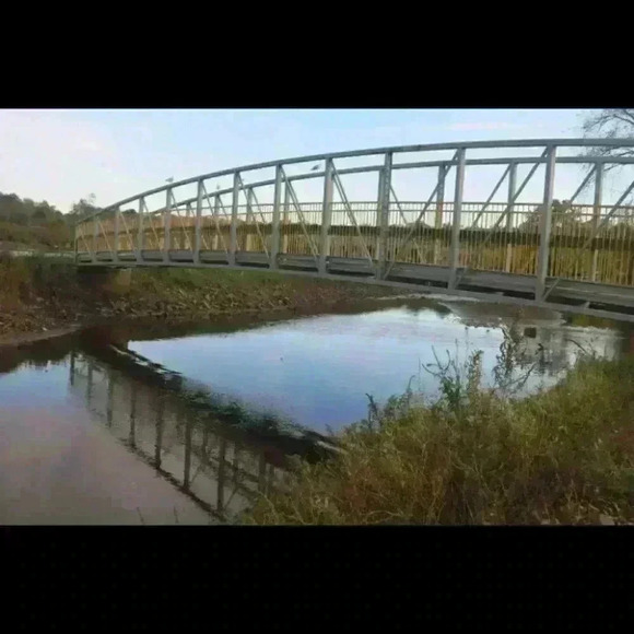 Puzzle with Bridge and Water Scene 1000 Pieces - Picture 2 of 5